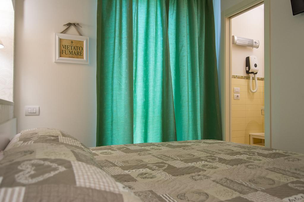 Bed and Breakfast Il Giglio Verde Porto SantʼElpidio Zimmer foto