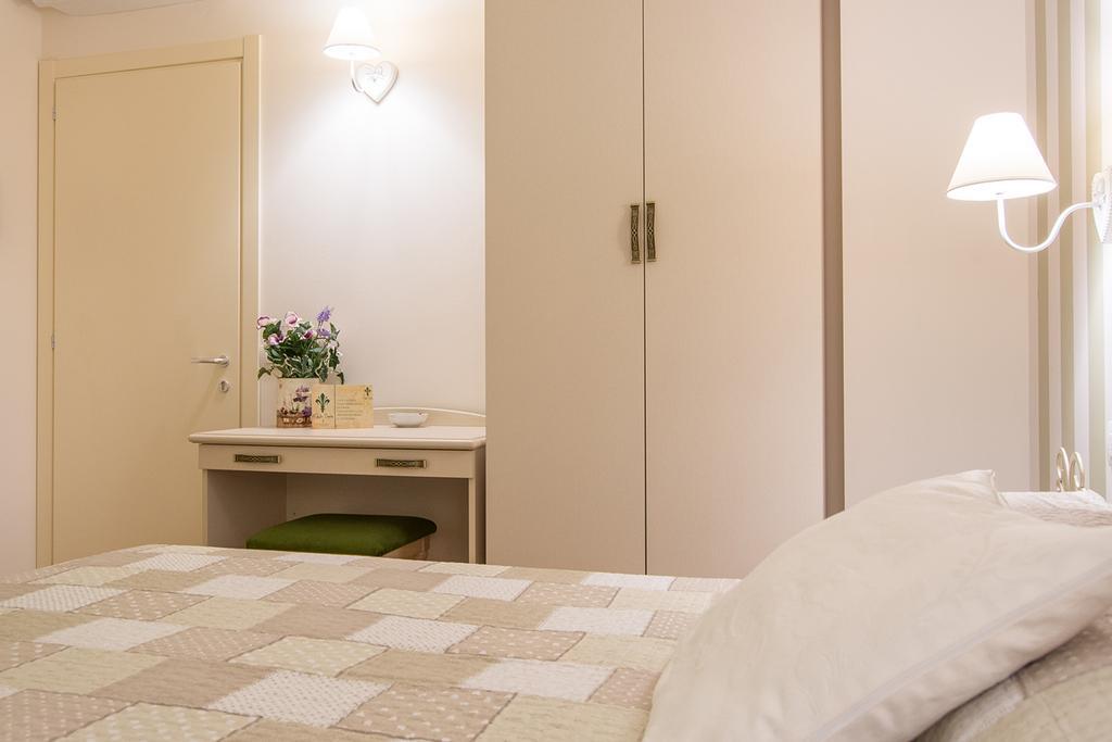 Il Giglio Verde Porto SantʼElpidio Zimmer foto